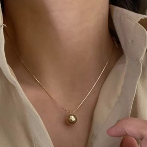 ✨✨Dainty Gold Ball Necklace✨✨